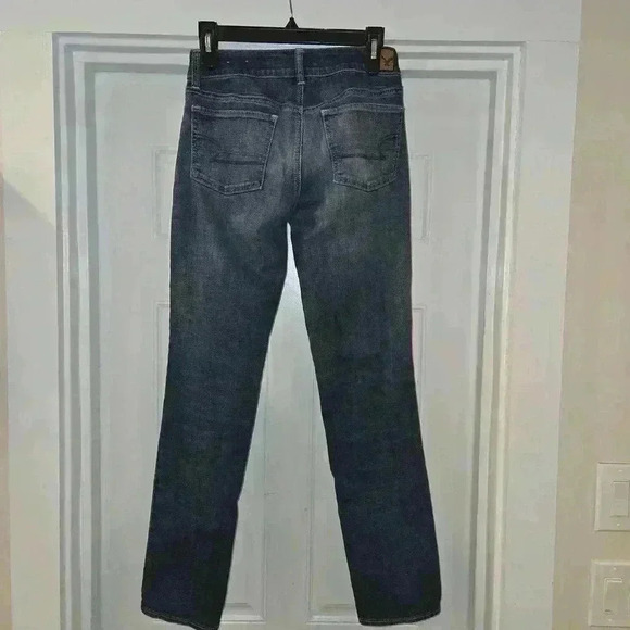 American Eagle Outfitters Womens Straight Super Stretch Distressed Jeans Size 2 - Picture 3 of 11
